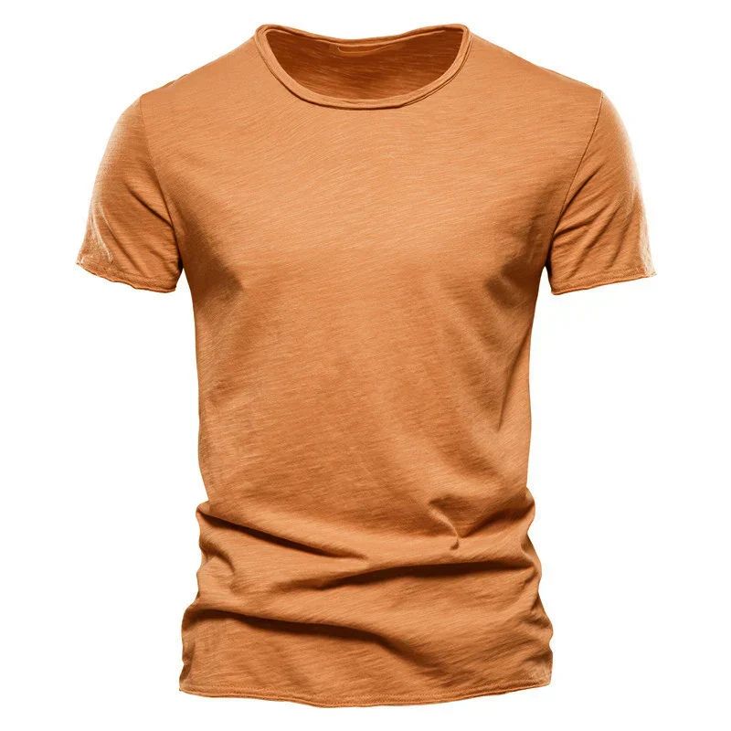 Comfort en Stijl in Eén T-shirt
Ervaar ultiem draagcomfort met dit ademende katoenen zomer T-shirt, ontworpen voor de moderne man die functionaliteit en stijl naadloos wil combineren. Perfect voor warme dagen, biedt dit T-shirt een frisse uitstraling zonder in te leveren op comfort.

Belangrijkste Kenmerken:
Ademend Katoen: Gemaakt van hoogwaardige, luchtige katoenstof die je koel houdt, zelfs op de warmste dagen.
Comfortabele Pasvorm: De zachte stof en de licht getailleerde snit zorgen voor een moeiteloos 