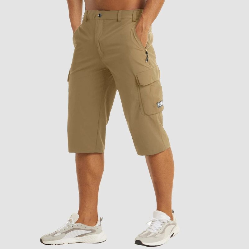 Lichtgewicht en sneldrogende cargo shorts met meerdere zakken en ademende stof.