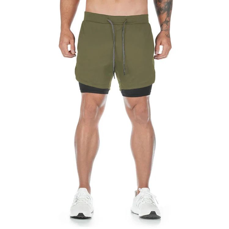 Lichtgewicht en ademende trainingsshorts voor heren met elastische taille en compressievoering.







