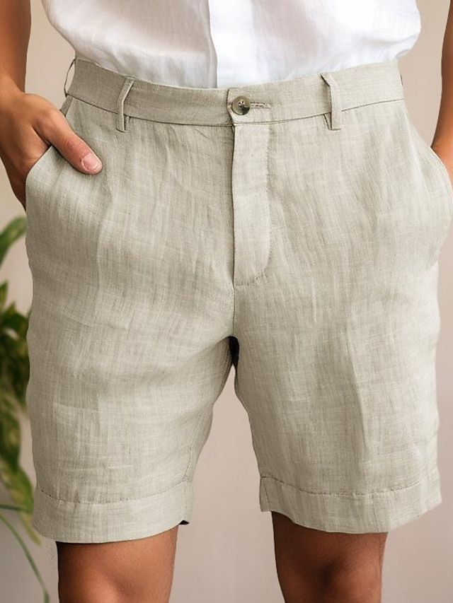 Chique herenshorts voor de zomer in zwart, met knoopsluiting en ademend materiaal voor een verfijnde uitstraling.