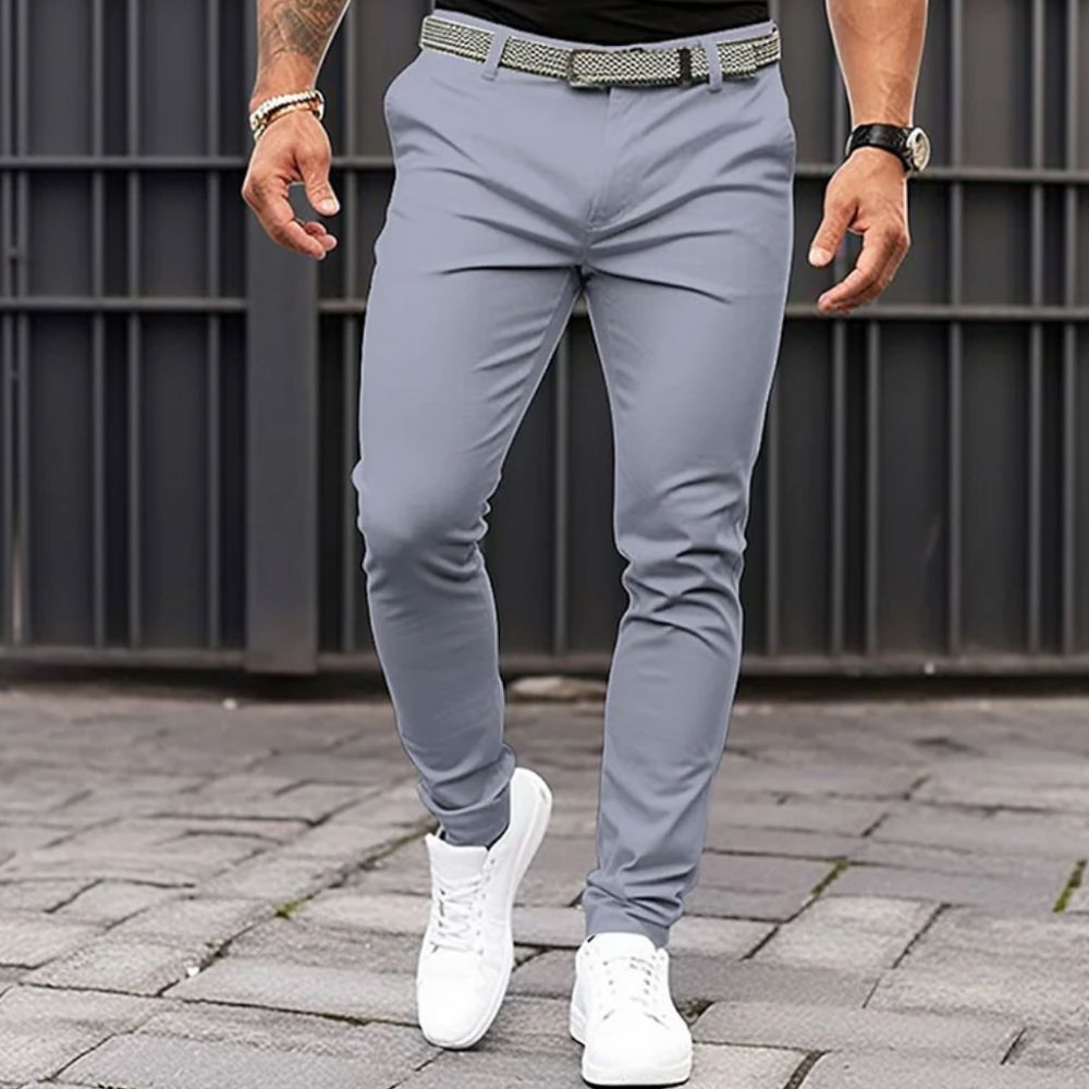 Comfortabele grijze broek met stretch voor dames, slanke pasvorm, ideaal voor werk en dagelijks gebruik.