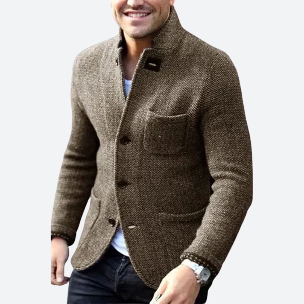 Elegant vest voor mannen met een slimme knoopsluiting en functionele zakken, perfect voor herfst- of winterdagen.