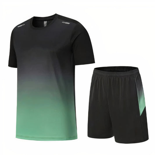 Stijlvolle sportieve zomerset voor heren met ademend shirt en comfortabele shorts.