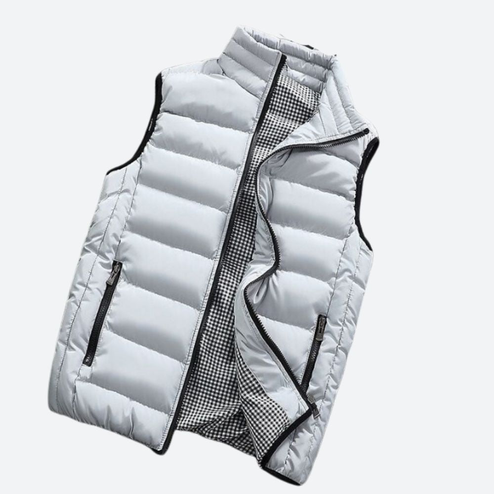 Stijlvolle waterdichte bodywarmer voor mannen, ideaal voor herfst- en winterdagen, biedt comfort en bescherming tegen nat weer.