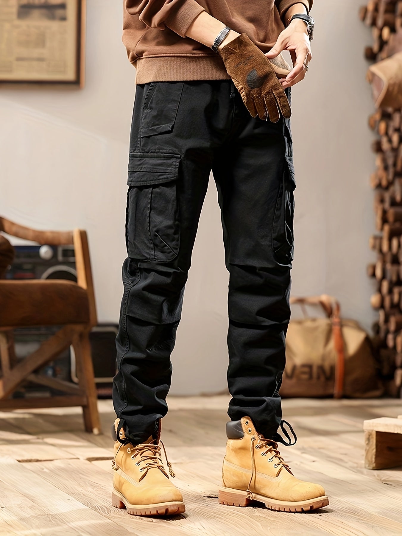 Grijze cargo broek voor mannen met elastische tailleband en zijzakken, ideaal voor casual en outdoor looks.