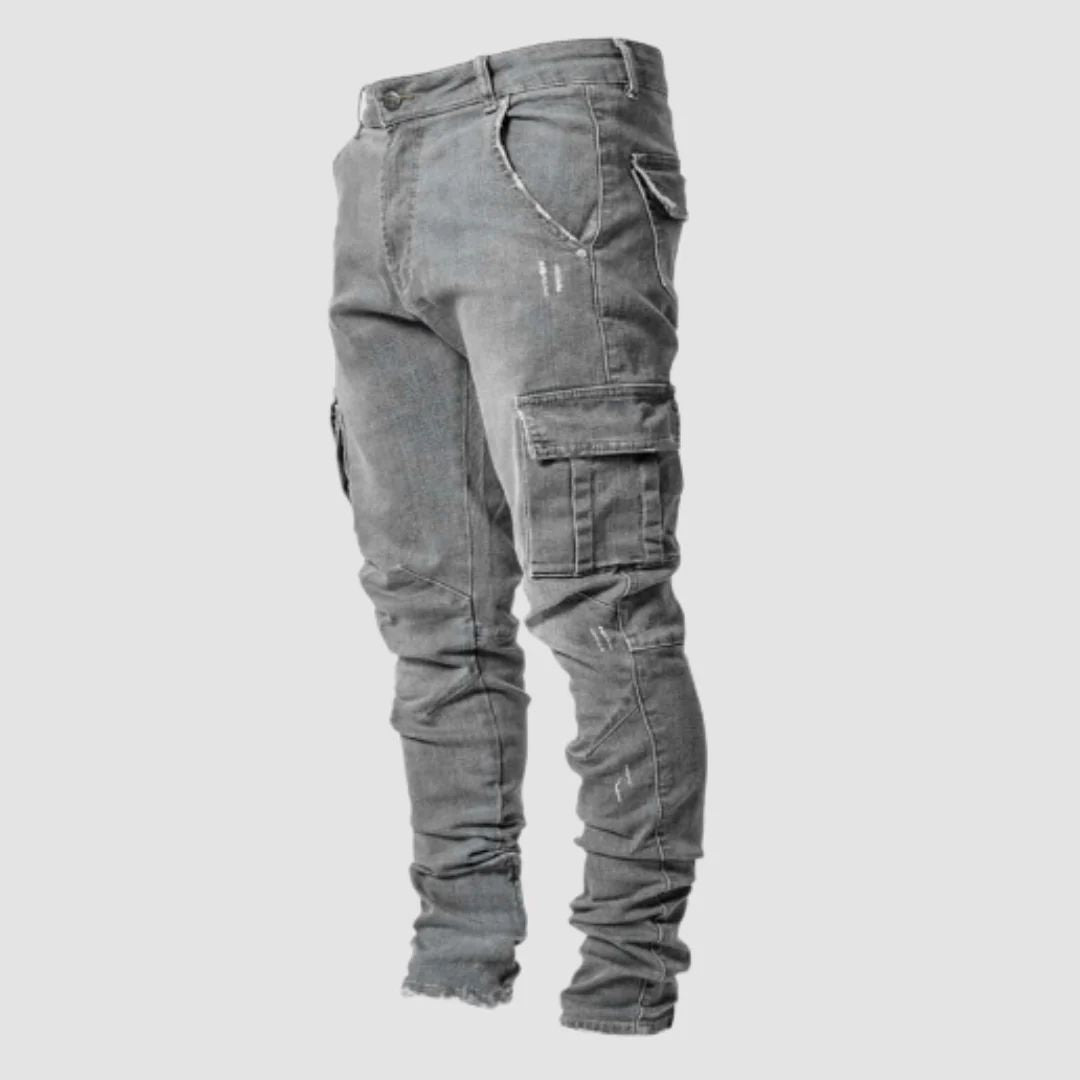 Stijlvolle slim-fit stretch denim jeans met cargozakken voor een moderne en stoere look.







