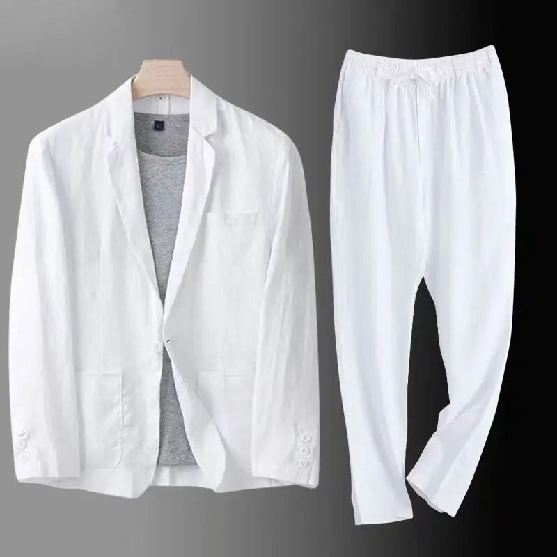 Elegante heren linnen set in lichtgrijs, bestaande uit een blazer en broek voor een zomerse, stijlvolle look.